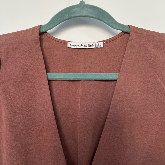 Abercrombie Long Sleeve Deep V Top Brown - Picture 7 of 7